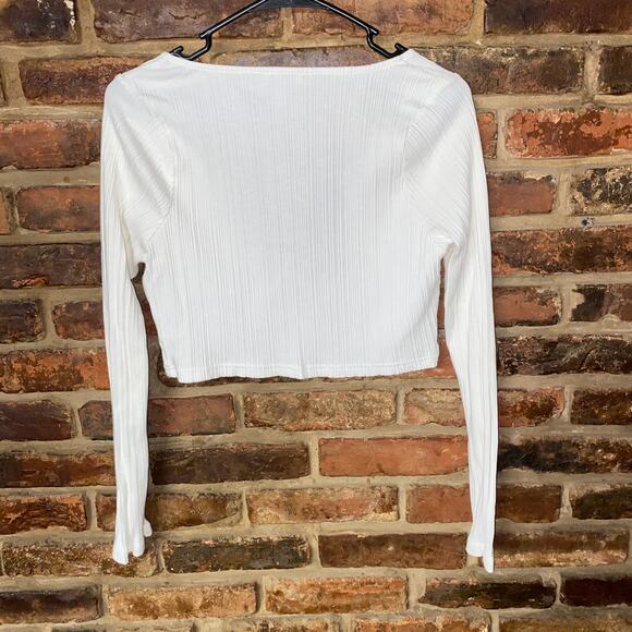 Tobi White Long Sleeve Lift My Spirits Hook & eye Crop Top Women's Size Large - Picture 9 of 9